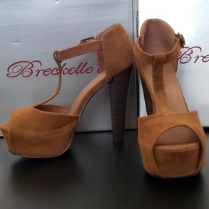 Breckelle's Platform Heels